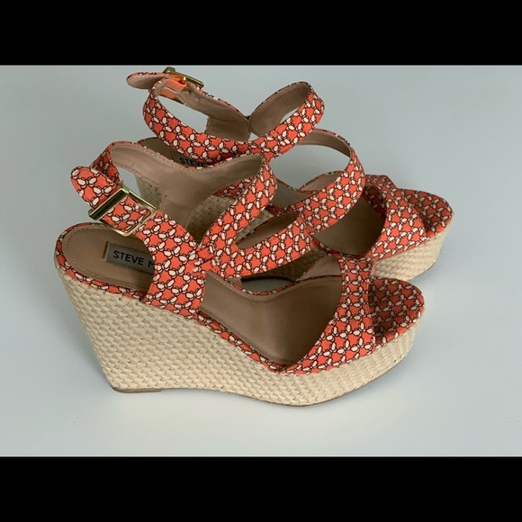 Steve Madden Cute Patterned Platforms - Picture 1 of 5